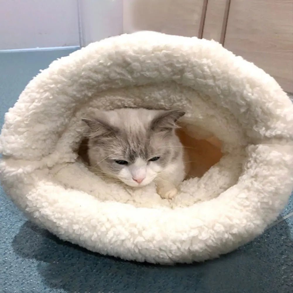 Katzenschlafsack – weich, sicher & gemütlich - allesKatze.de